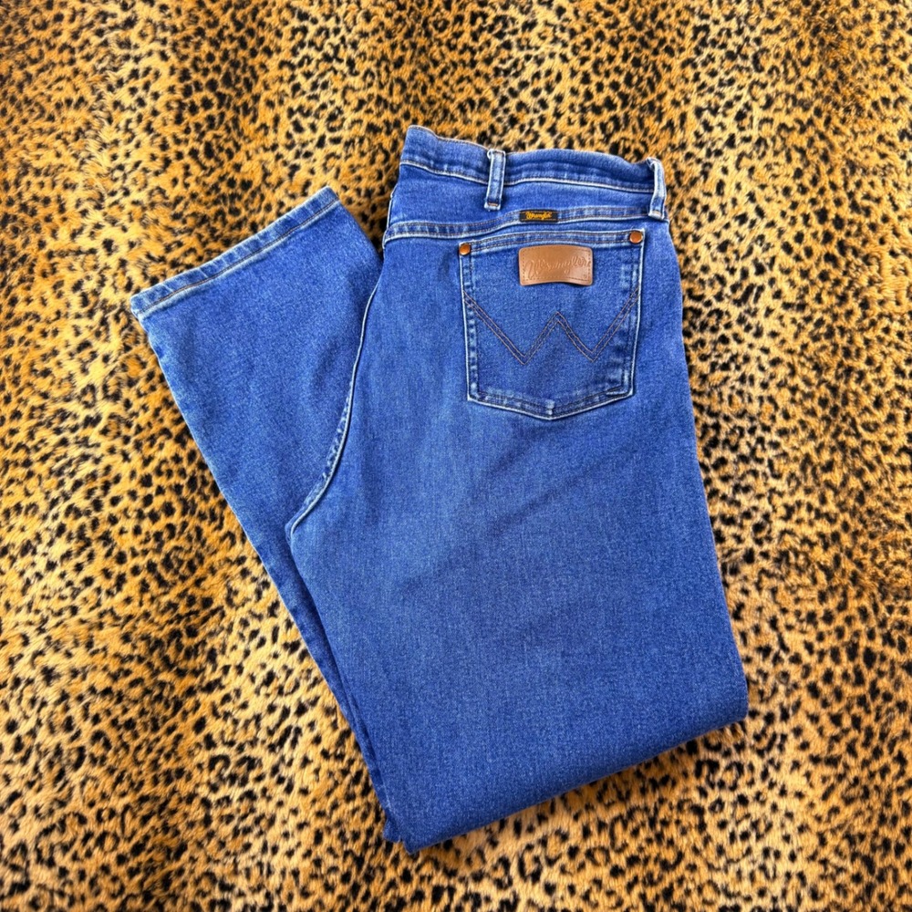 Wrangler Cowboy Cut Blue Jeans Mens 38x32 Straight Leg 1013MAFGX Denim